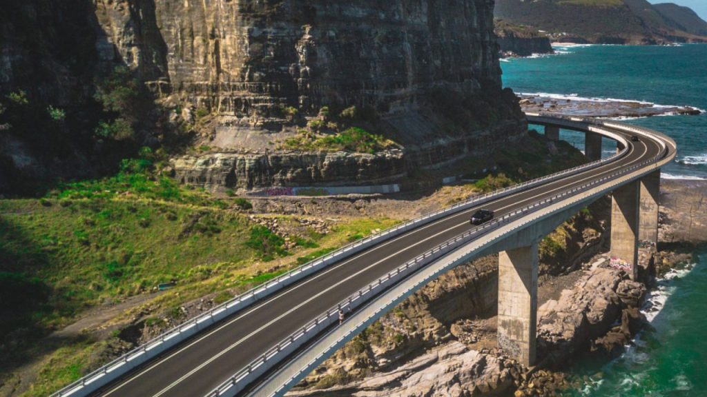 Été sur les routes : composer son road trip littoral ou montagnard en France