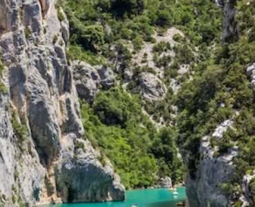 Comment choisir un camping en Ardèche avec location de canoë ?